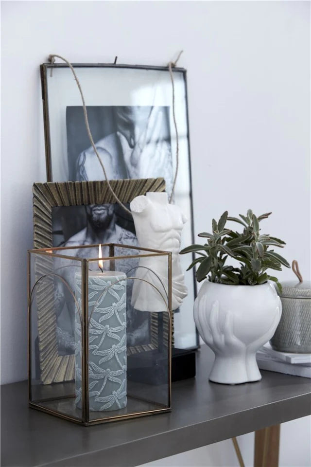 Haniya skjuler H13,5 cm. hvid