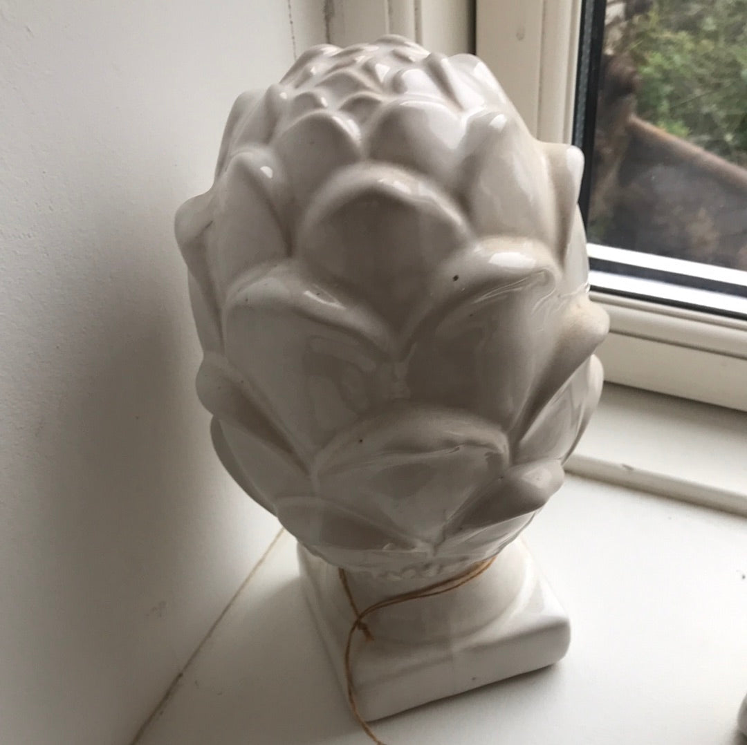 Chic Antique Dekor på fod keramik H23/Ø13 cm hvid