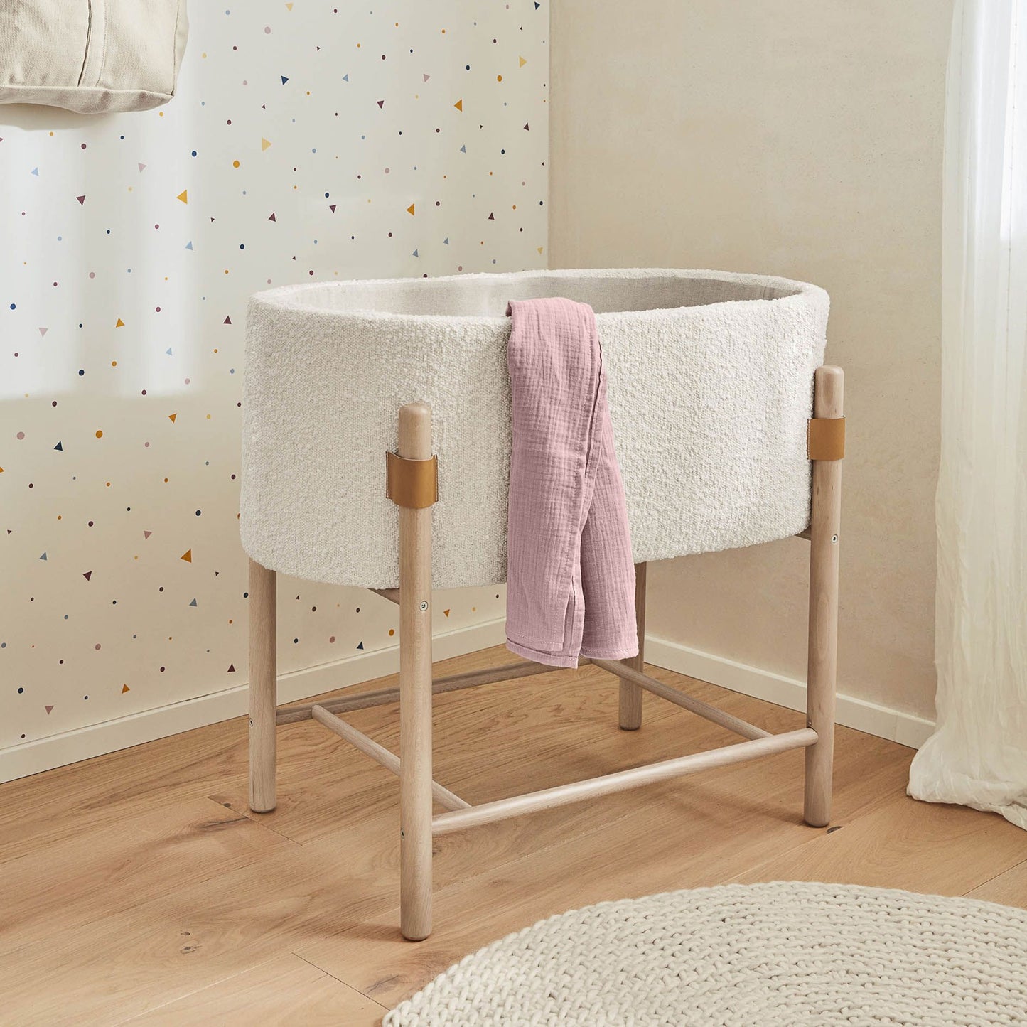 LaForma Adara Babyseng med madras - Hvid fleece/Bøg