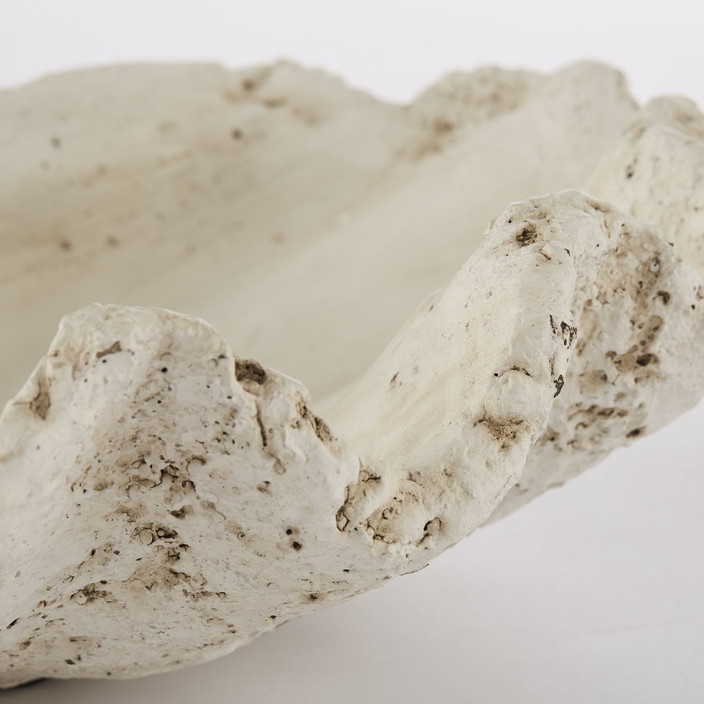 Lene Bjerre Muselia skal i antik hvid