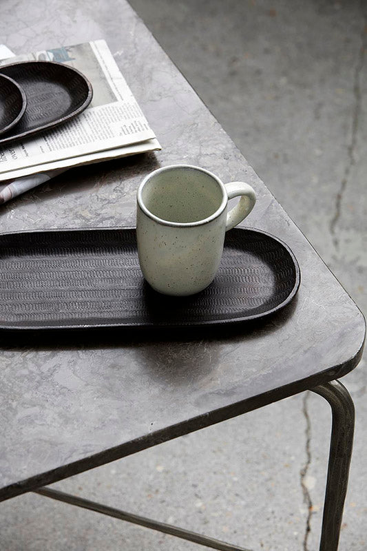 House Doctor Mura – Dekorativ aluminiumsbakke med fine riller