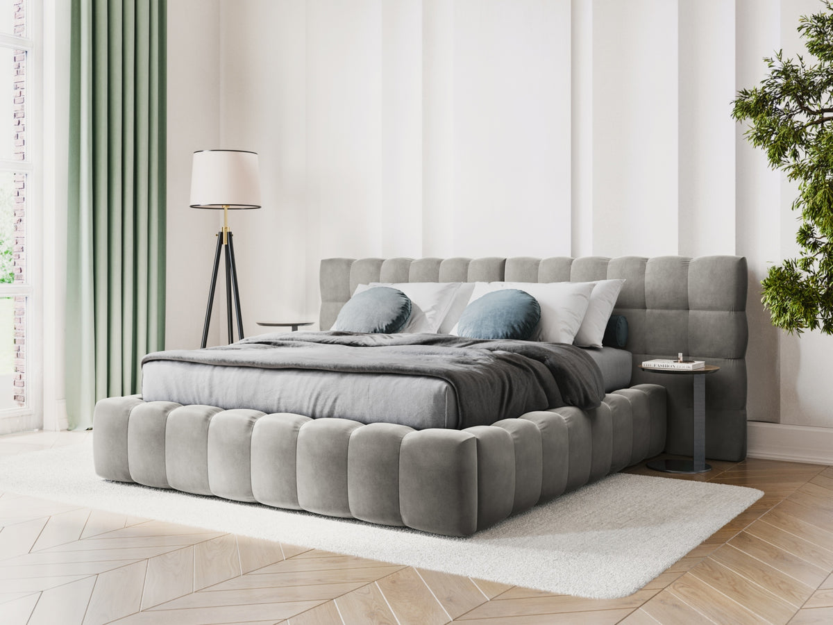 Cosmopolitan Design - Velour Seng m. opbevaring og bred sengegavl, Bali, 200x230x100 cm - Lysegrå (Bluvel 13) - Sort plast