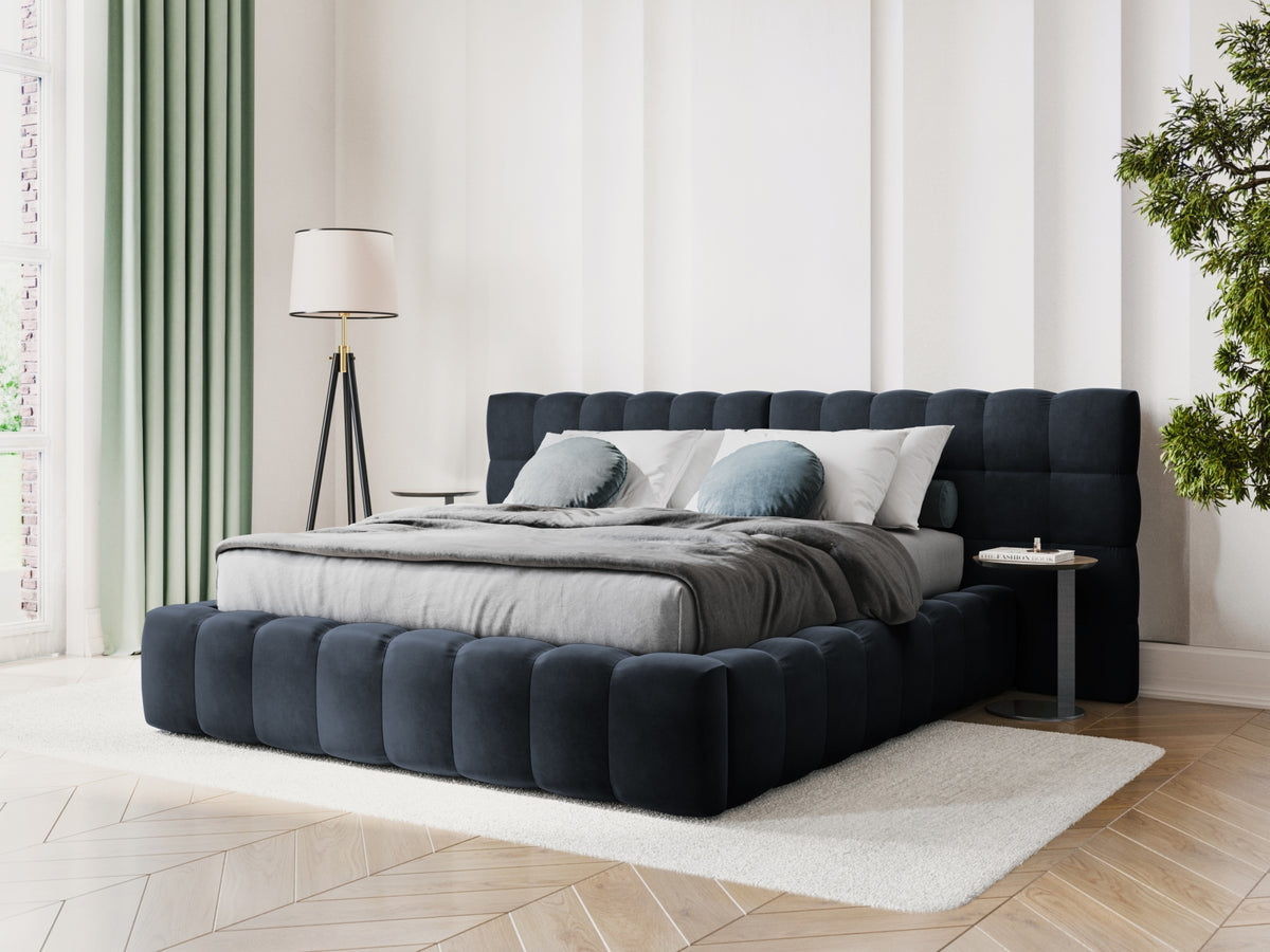Cosmopolitan Design - Velour Seng m. opbevaring og bred sengegavl, Bali, 200x230x100 cm - Mørkeblå (Bluvel 89) - Sort plast